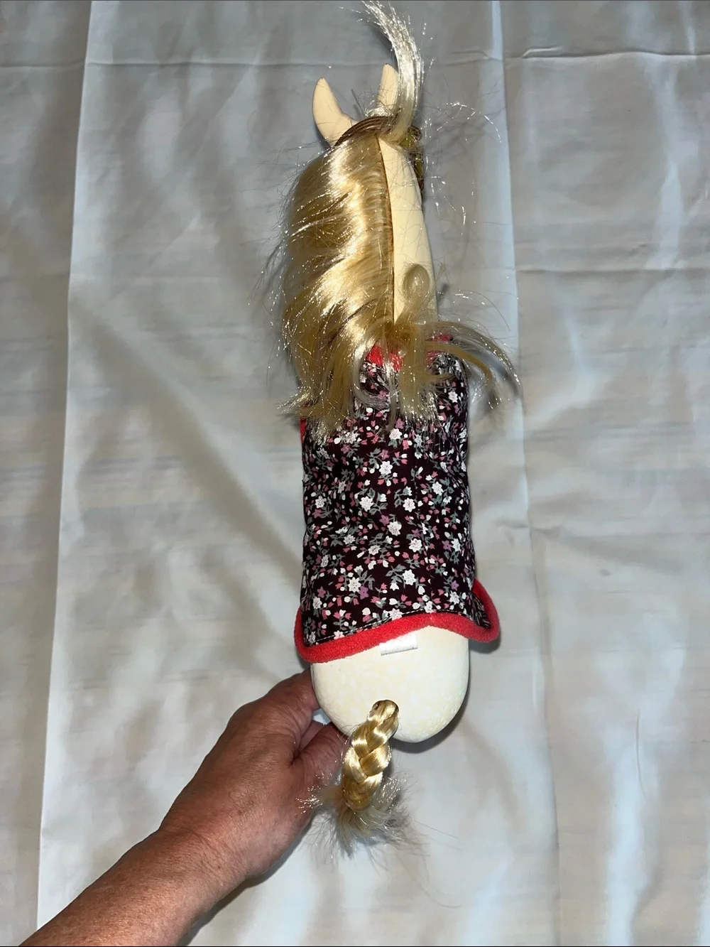 Battat Cream Toy 12” Horse Figurine with Floral Pink Saddle Blanket Bucket